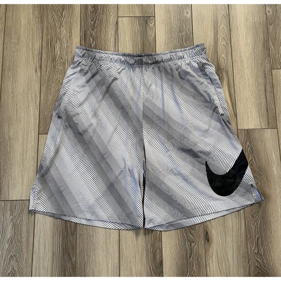 Nike Dri-Fit Athletic Basketball Shorts Mens XXL Black/White Big Swoosh Pockets - Picture 1 of 6
